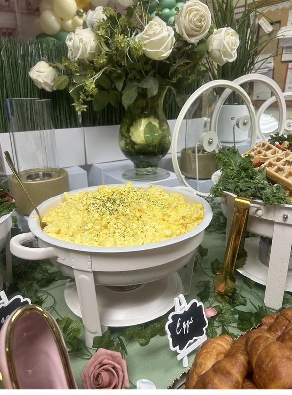 Brunch Scrambled Eggs Flavor and Flair Catering elegant brunch scrambled eggs in white chafing dish with white rose centerpiece